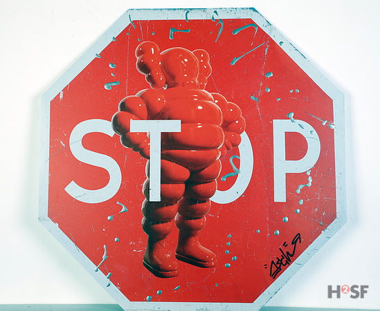 STOP_Achteck_Kaws a