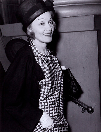 Nürnberg Peter_Marlene Dietrich