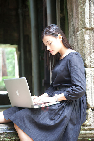 111017SH064H2SF.JPG